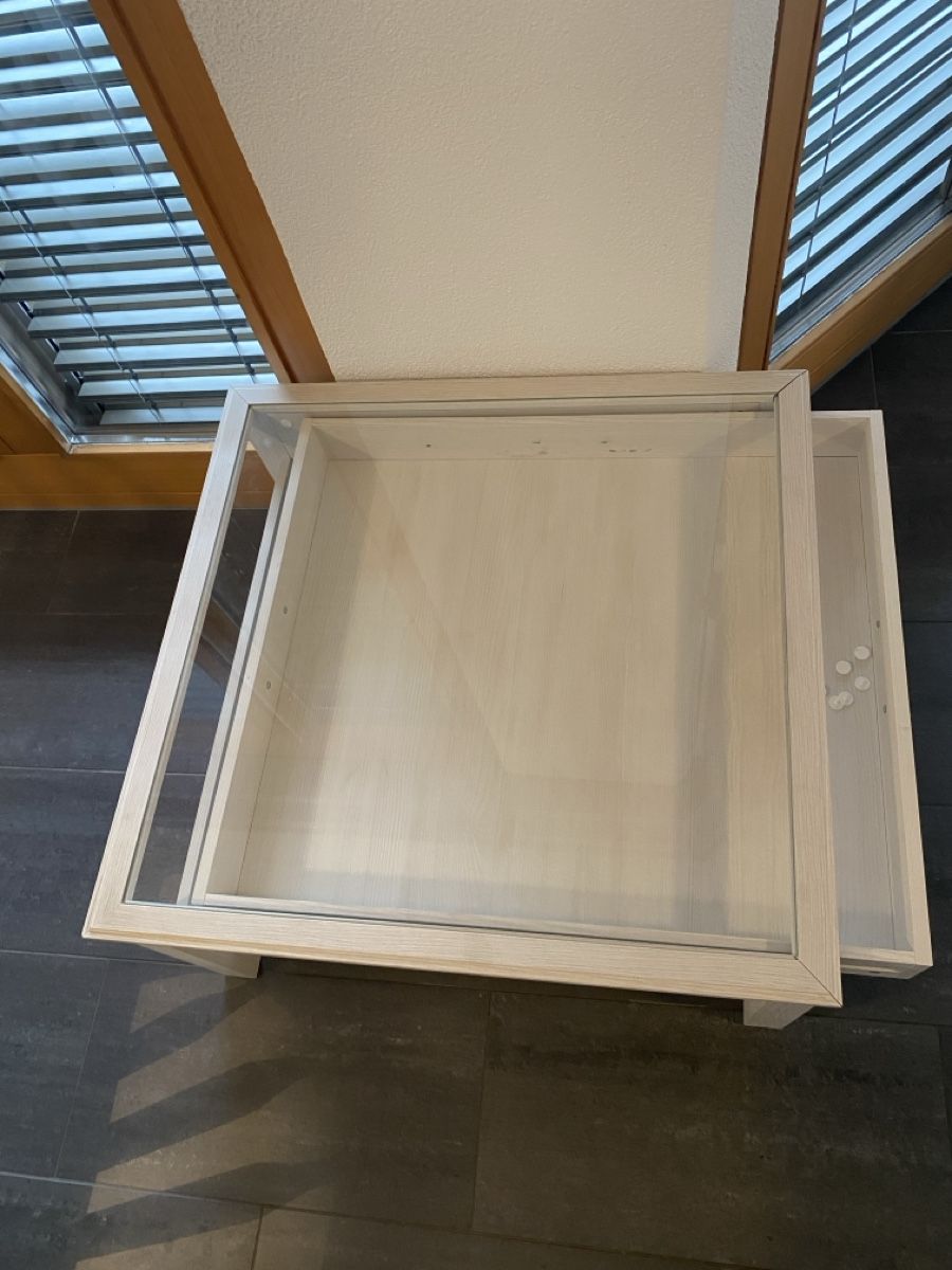 Tavoli: Glass Top Coffee Table with Drawer - Great Condition! – Nuovo (secondo la descrizione) da Beatenberg venduto da M1Gu3L1T0 2